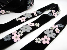画像をギャラリービューアに読み込む, 1 Inch Pink Felt Flower with Yarn Embroidery on Black Velvet Ribbon|Sewing|Quilting|Craft Supplies|Hair Accessories|Necklace DIY|Costumes