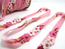 画像をギャラリービューアに読み込む, 5/8 Inch Pink Felt Flower with Yarn Embroidery on Pink Velvet Ribbon|Sewing|Quilting|Craft Supplies|Hair Accessories|Necklace DIY|Costumes