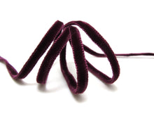 画像をギャラリービューアに読み込む, 6 / 22mm || DOUBLE SIDED Velvet Ribbon || Swiss Made Nylon Velvet by the YARD