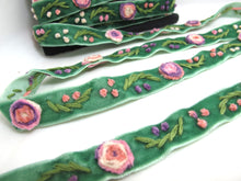 Charger l&#39;image dans la galerie, 5/8 Inch Green Yarn Flowers Embroidered Velvet Ribbon|Sewing|Quilting|Craft Supplies|Hair Accessories