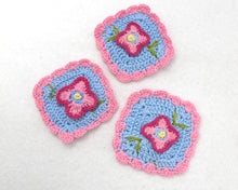 Load image into Gallery viewer, 2 Pieces Crochet Squares with 3D Pop Up Flower|Mini Applique|Hand Crocheted|Cotton Crochet|Baby Doll Embellishment|Craft Decoration|Knitting