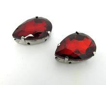 Charger l&#39;image dans la galerie, 5 Pieces 18x25mm Red Large Tear Drop Sew On Rhinestones|Glass Stones|Metal Claw Clasp|4 Hole Silver Setting|Bead Jewelry Supplies Decor