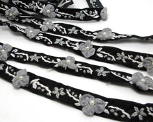 Charger l&#39;image dans la galerie, 5/8 Inch Black Grey Embroidered Velvet Ribbon with Felt Flower|Sewing|Quilting|Jewelry Design|Embellishment|Decorative|Acrylic Felt Flower
