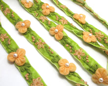 画像をギャラリービューアに読み込む, 5/8 Inch Green Beige Embroidered Velvet Ribbon with Felt Flower|Sewing|Quilting|Jewelry Design|Embellishment|Decorative|Acrylic Felt Flower