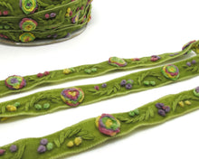 画像をギャラリービューアに読み込む, Yarn Flowers Embroidered on Green Velvet Ribbon|Floral Trim|Soft Velvet|Sewing|Quilting|Craft Supplies|Hair Accessories